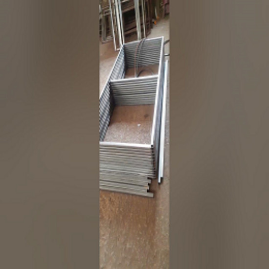 జింక్ ఫ్రేమ్ వెల్డింగ్ పని యొక్క చిత్రం