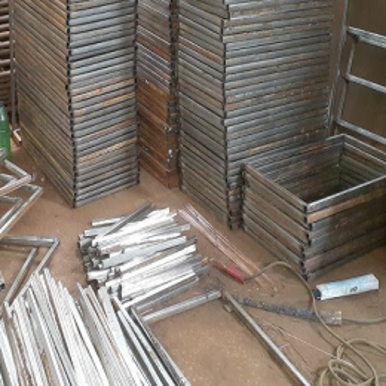 జింక్ ఫ్రేమ్ వెల్డింగ్ పని యొక్క చిత్రం