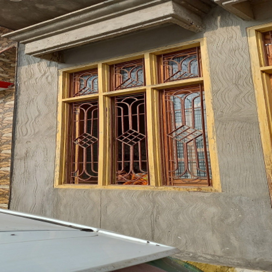 రెండు-మార్గం తెరవగల కేస్మెంట్ చెక్క విండో పని యొక్క చిత్రం