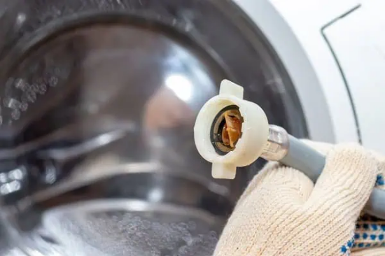 వాషింగ్ మెషిన్ వాటర్ లీకేజ్ సమస్య (ధర ప్రారంభం) యొక్క చిత్రం